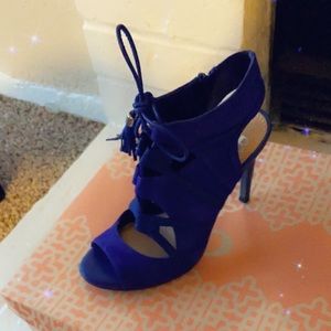 Royal blue heels….pretty suede like material
